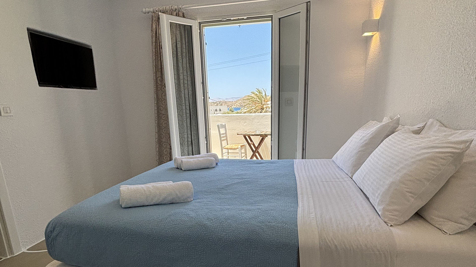 Photo of Double Room with Pool Vew